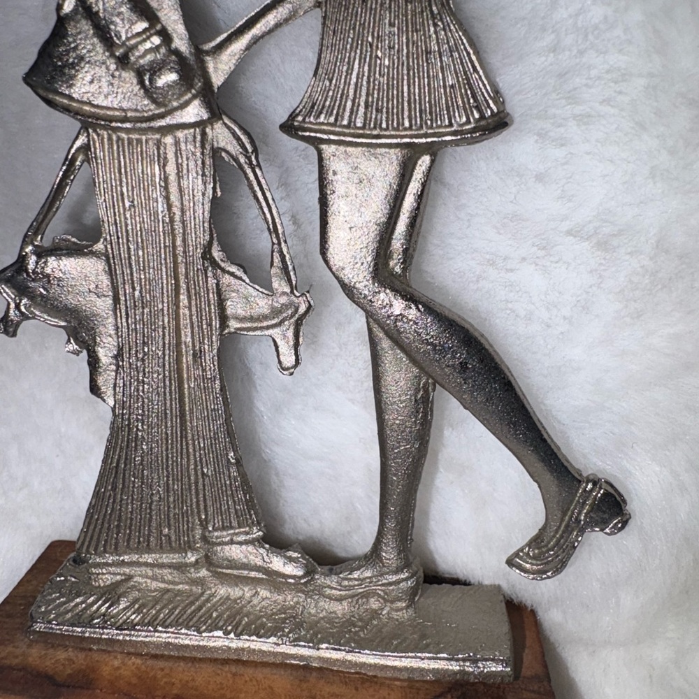 Vintage Pelco pewter Romantic Couple Sculpture made in Italy - Picture 9 of 14